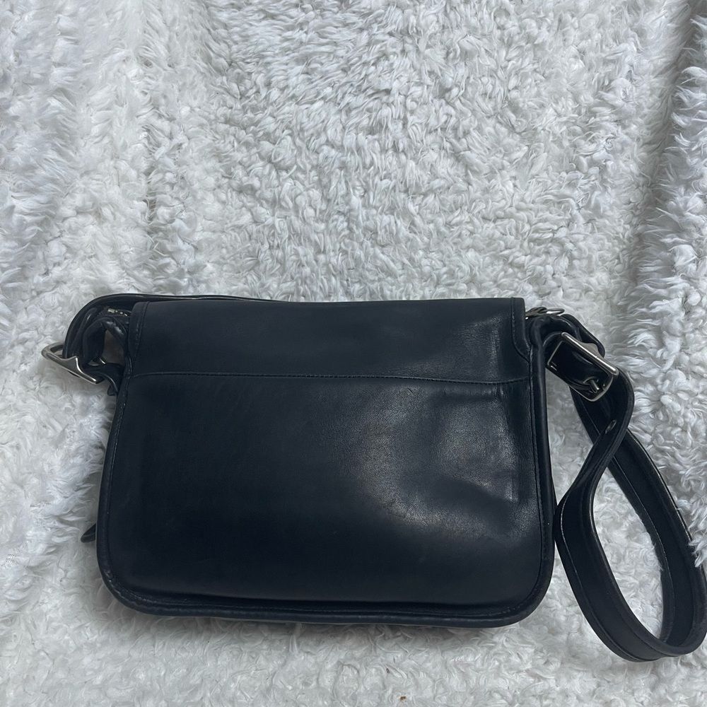 Vintage COACH 9951 Patricia’s Legacy bag crafted in black glove-tanned leather. - Picture 8 of 16